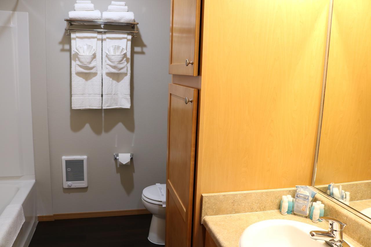Autumn Leaf Suites Airway Heights Bagian luar foto